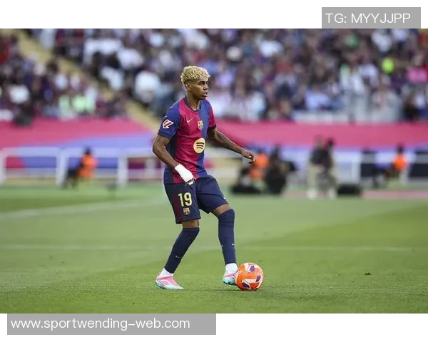 巴萨对亚马尔遭受不公待遇表示强烈不满皇马球员随意评论却未受惩罚 巴萨对亚马尔遭受不公待遇表示强烈不满皇马球员随意评论却未受惩罚